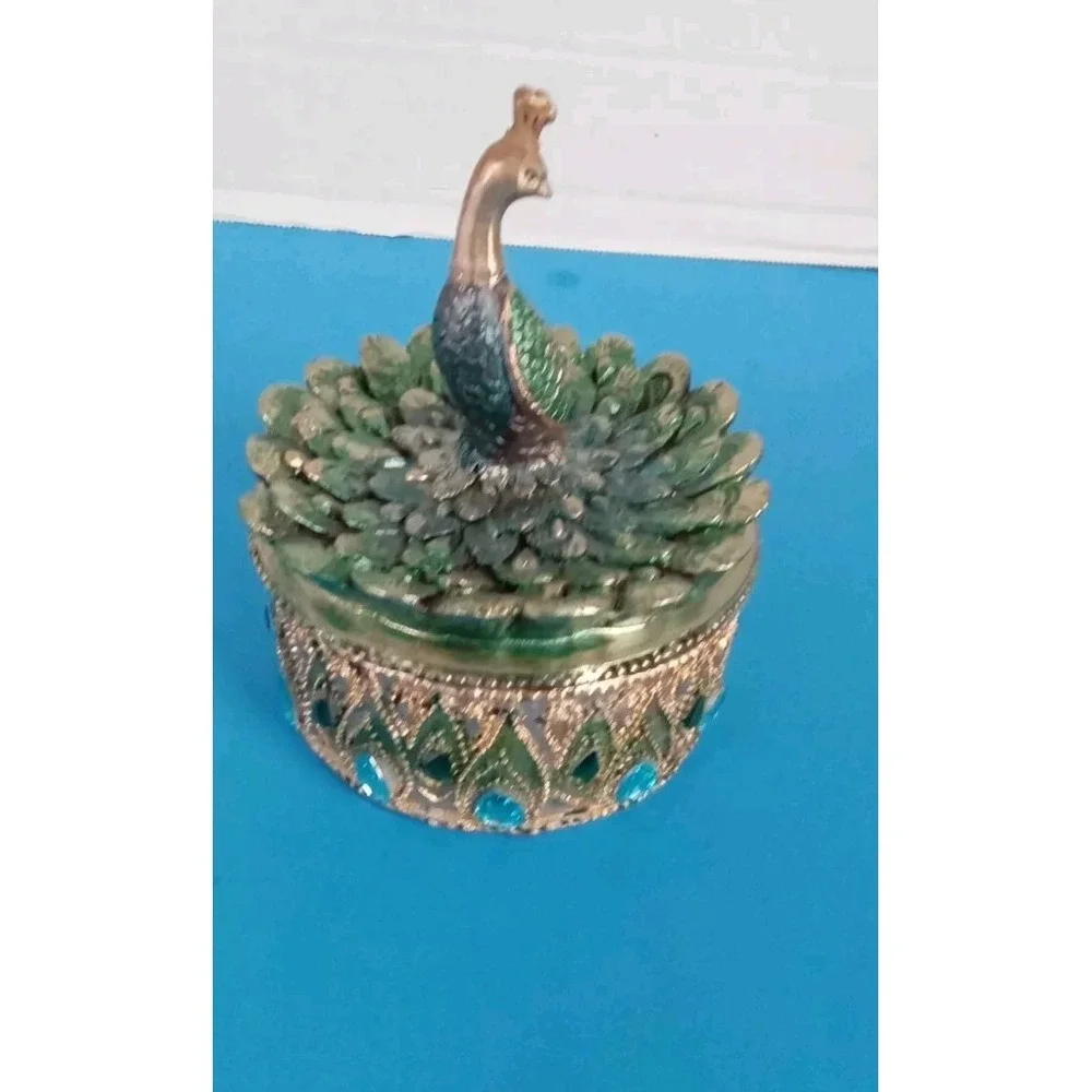 The Unbranded Brand ornate peacock